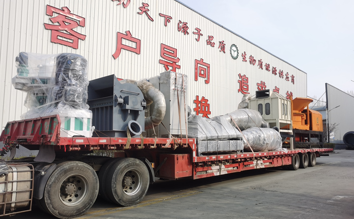 由于山東顆粒機(jī)質(zhì)量與價(jià)格并存，在市場(chǎng)的所占比例越來(lái)越大，越來(lái)越多的客戶選擇與山東顆粒機(jī)廠家合作，購(gòu)買鋸末顆粒機(jī)、破碎機(jī)、粉碎機(jī)等設(shè)備。